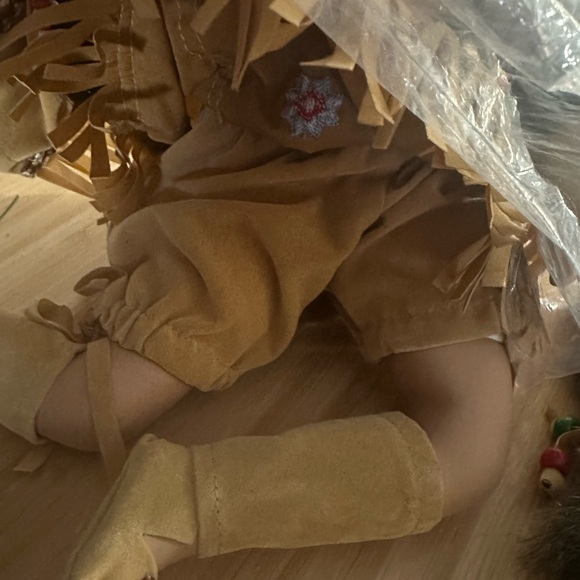 Native American Indian Porcelain Doll Collectible - Picture 11 of 14